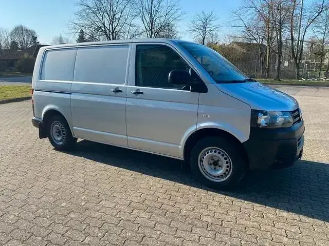 Gebraucht VW Transporter 240 PS (176 kW) 2016 Reflexsilber metallic (metallic) Van