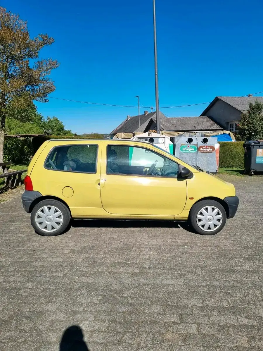 Używany Renault Twingo 58 KM (42 kW) 2001 Żółty Hatchback