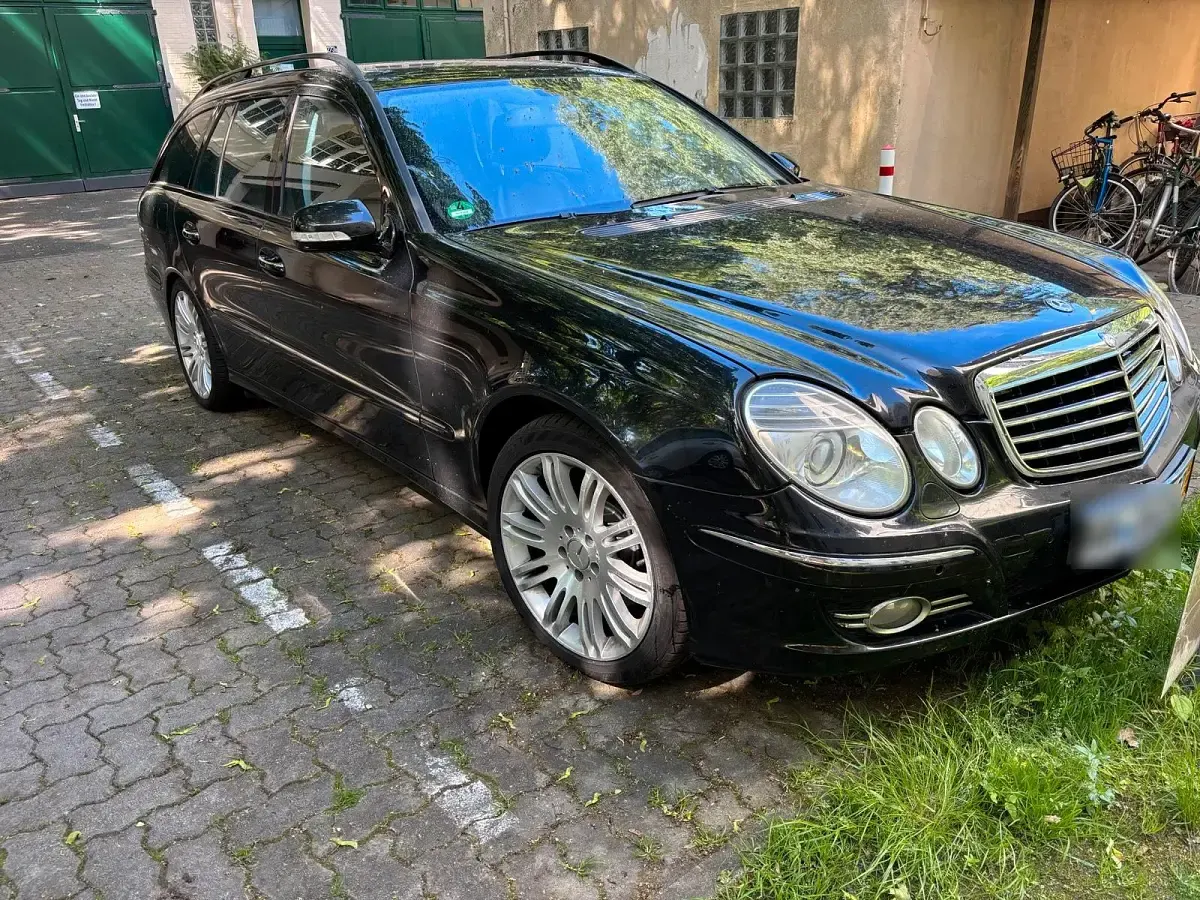 Gebraucht Mercedes E320 224 PS (164 kW) 2007 Schwarz Kombi