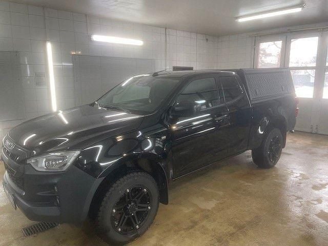 Gebraucht Isuzu D-Max 163 PS (119 kW) 2023 Schwarz Pickup