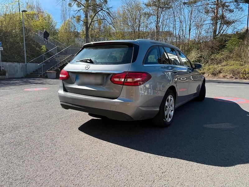 Gebraucht Mercedes C200 137 PS (100 kW) 2015 Grau Kombi
