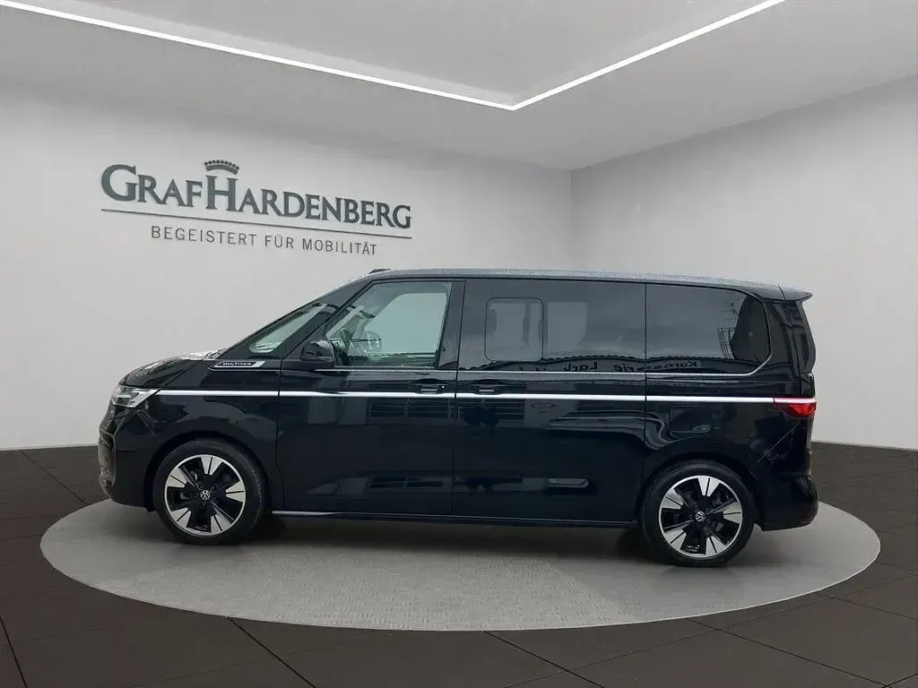 Gebraucht VW Multivan Style 177 PS (130 kW) 2025 Deep black perleffekt Van / Kleinbus