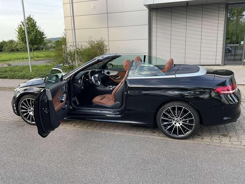 Gebraucht Mercedes C300 AMG line 258 PS (189 kW) 2018 Schwarz Cabrio