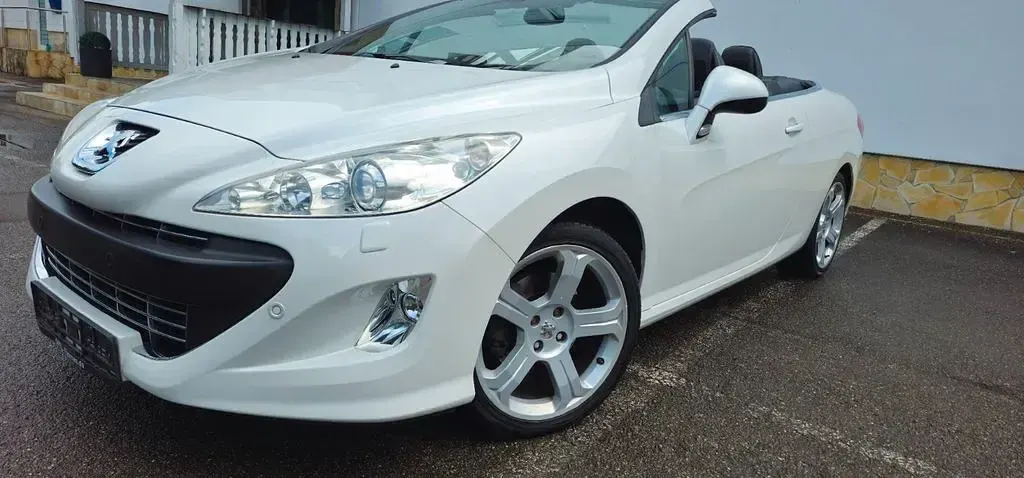 Gebraucht Peugeot 308 CC Platinum 156 PS (114 kW) 2010 Weiß Cabrio
