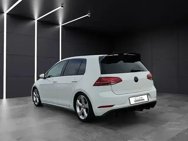 Second-hand VW Golf VII GTI 420 CP (308 kW) 2019 Alb Berlinǎ