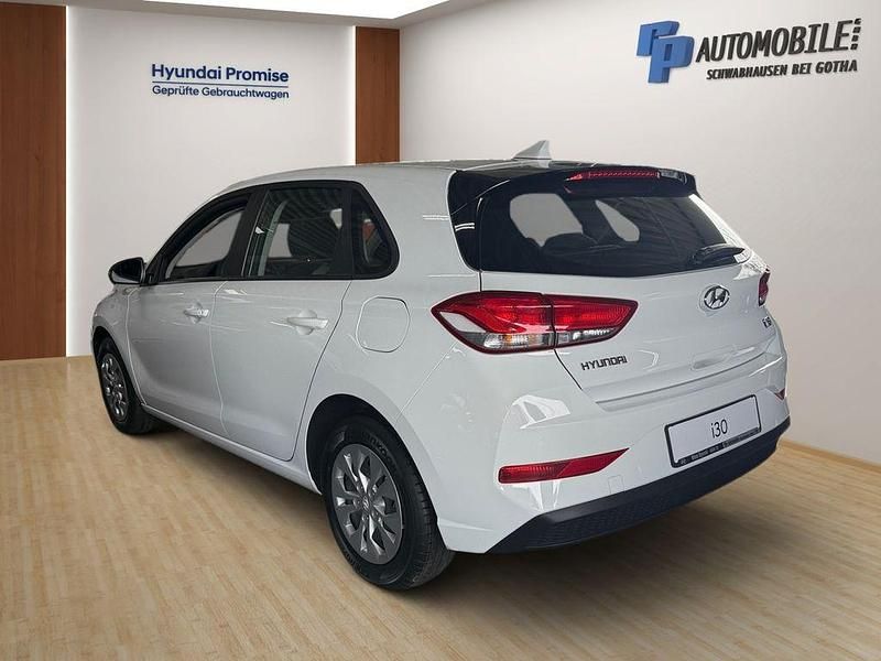 Gebraucht Hyundai i30 Classic 110 PS (80 kW) 2022 Weiß Limousine