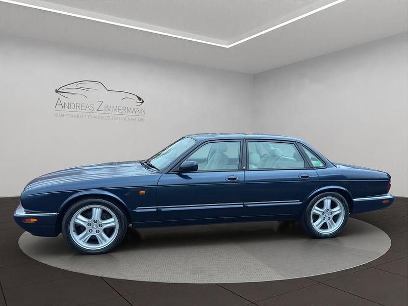 Gebraucht Jaguar XJR 363 PS (266 kW) 1999 Blau Limousine