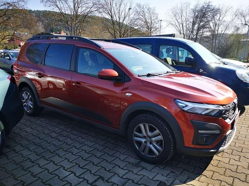 Gebraucht Dacia Jogger Expression 110 PS (80 kW) 2023 Terracotta Van / Kleinbus