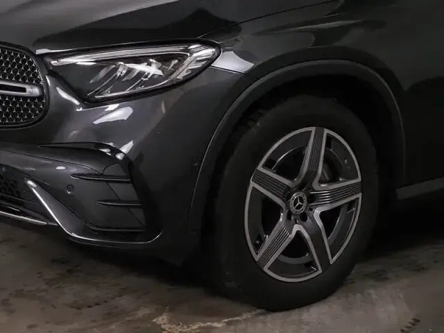 Gebraucht Mercedes GLC220 AMG line 197 PS (144 kW) 2025 Graphitgrau SUV