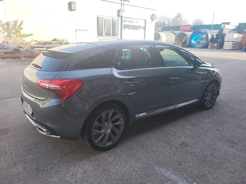 Gebraucht Citroën DS5 Sport Chic 163 PS (119 kW) 2013 Grau Kleinwagen