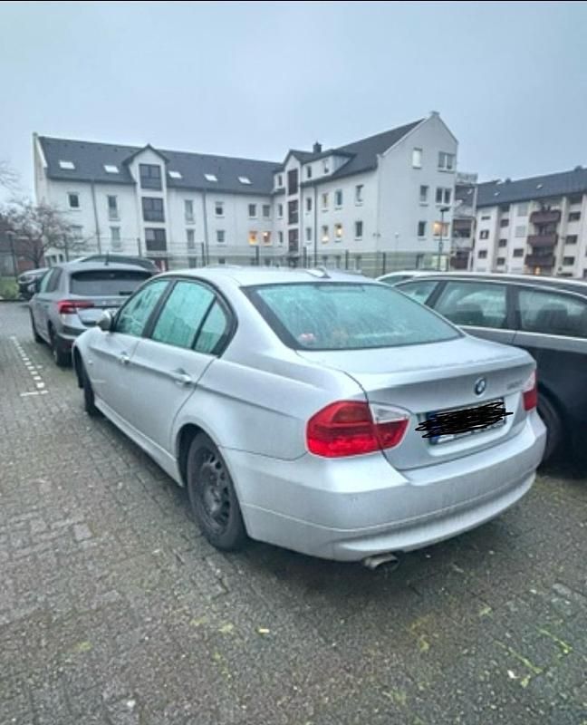 Gebraucht BMW 320 177 PS (130 kW) 2008 Silber Limousine