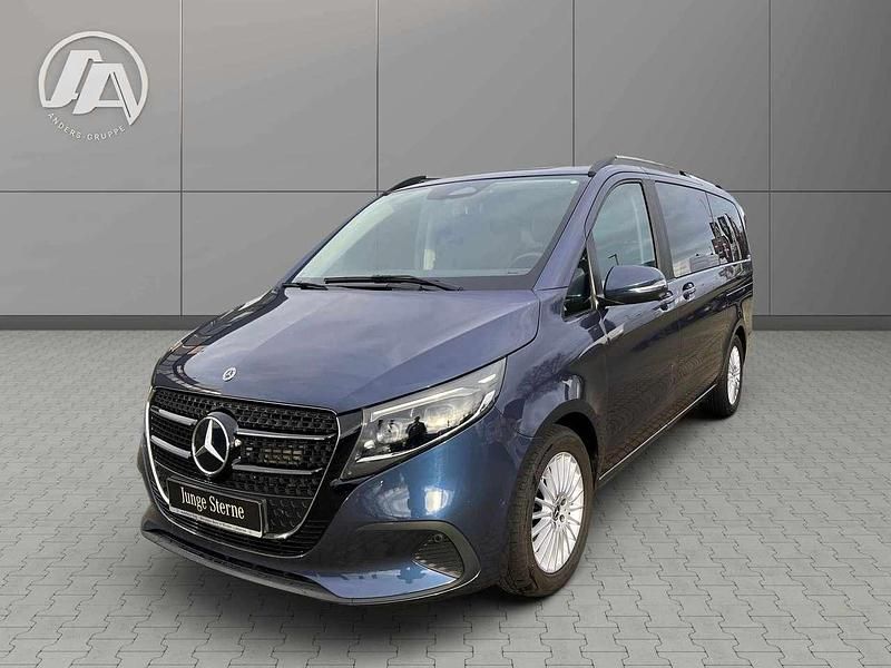 Gebraucht Mercedes V220 Style 163 PS (119 kW) 2024 Blau Van / Kleinbus