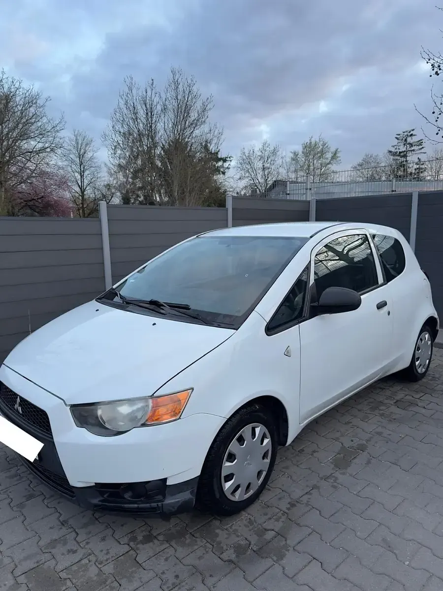 Usata Mitsubishi Colt 75 CV (55 kW) 2009 Bianco Utilitaria