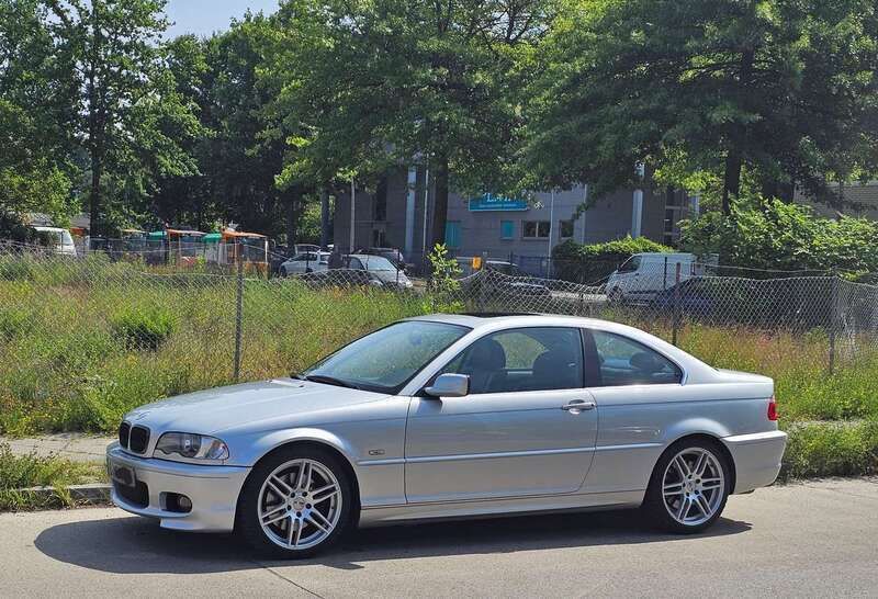 Silber Gebraucht 2000 BMW 330 Coupé | 9.999 € (Guter Preis) - Bild 1/4
