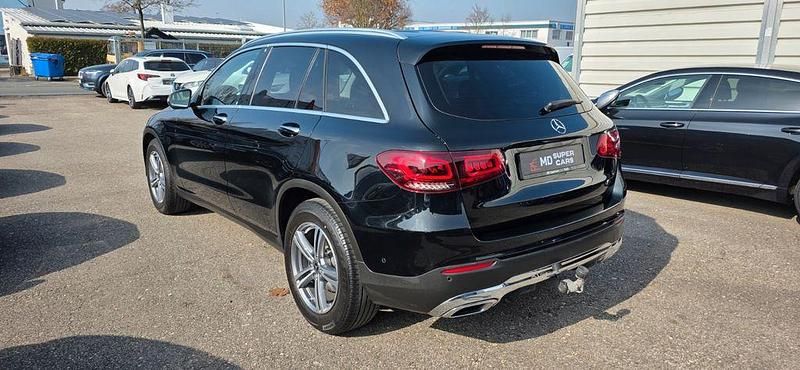 Gebraucht Mercedes GLC220 194 PS (142 kW) 2021 Schwarz SUV