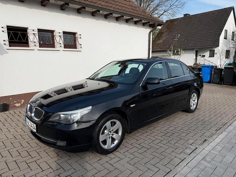 Gebraucht BMW 523 190 PS (139 kW) 2008 Schwarz Limousine
