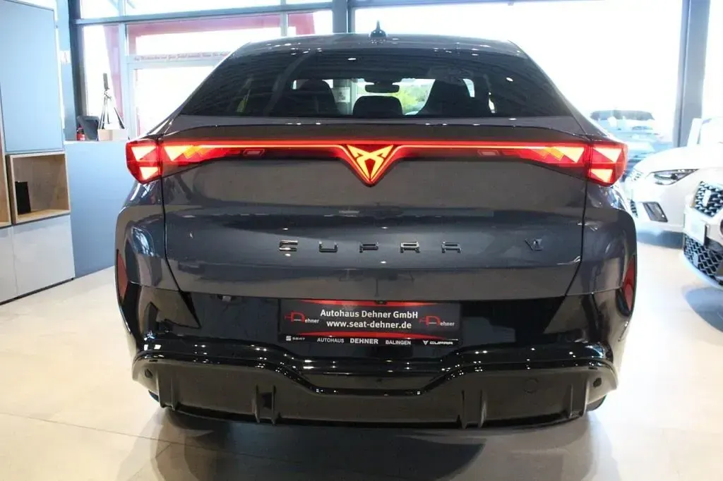 Neu Cupra Tavascan VZ 250 kW (340 PS) 2026 Tavascanblau SUV