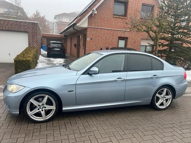 Gebraucht BMW 318 143 PS (105 kW) 2009 Andere farben Limousine