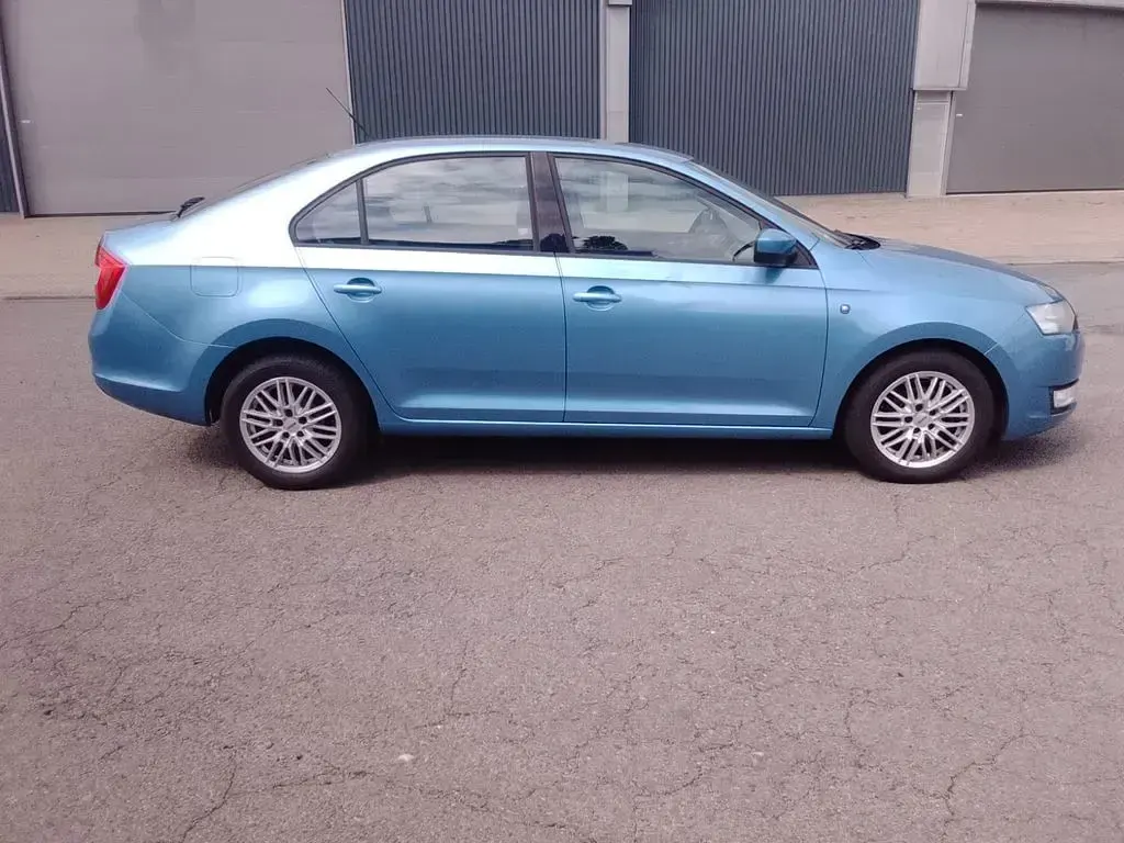 Gebraucht Skoda Rapid Ambition 86 PS (63 kW) 2013 Blau Kleinwagen