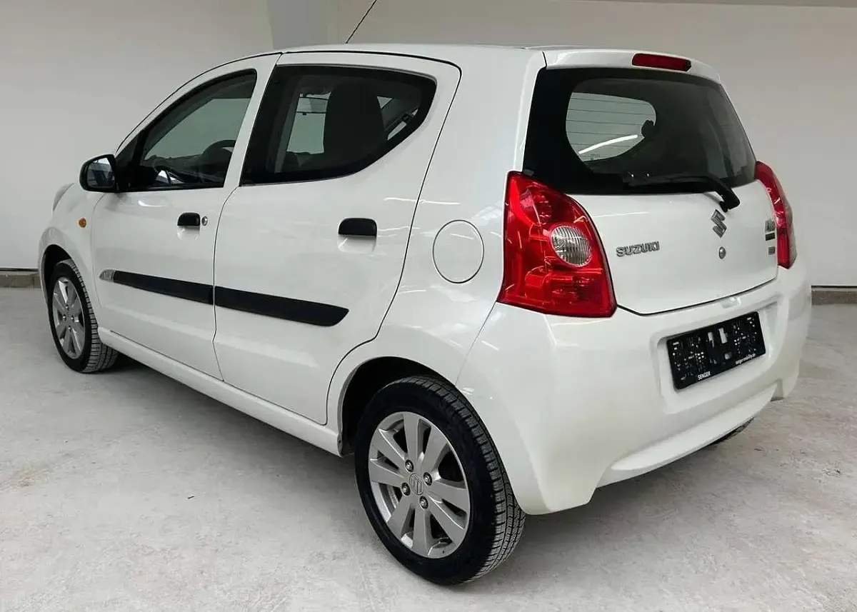 Gebraucht Suzuki Alto 68 PS (50 kW) 2015 Weiß Kleinwagen