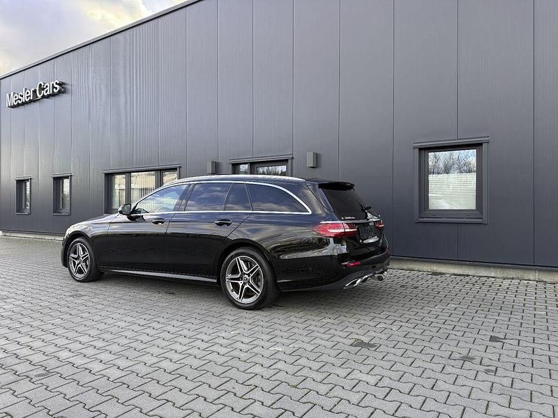 Schwarz Gebraucht 2022 Mercedes E300 AMG Limousine | 30.400 € (Guter Preis) - Bild 1/4