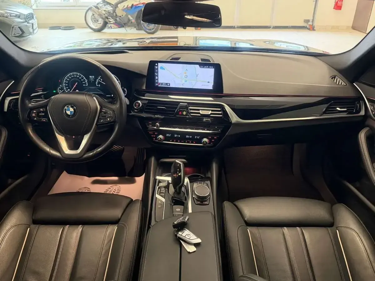 Gebraucht BMW 530 Performance 265 PS (194 kW) 2017 Schwarz Limousine