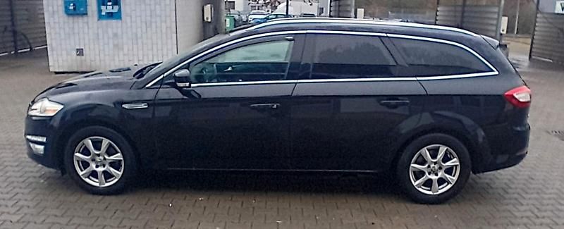 Gebraucht Ford Mondeo Titanium 163 PS (119 kW) 2014 Schwarz Kombi