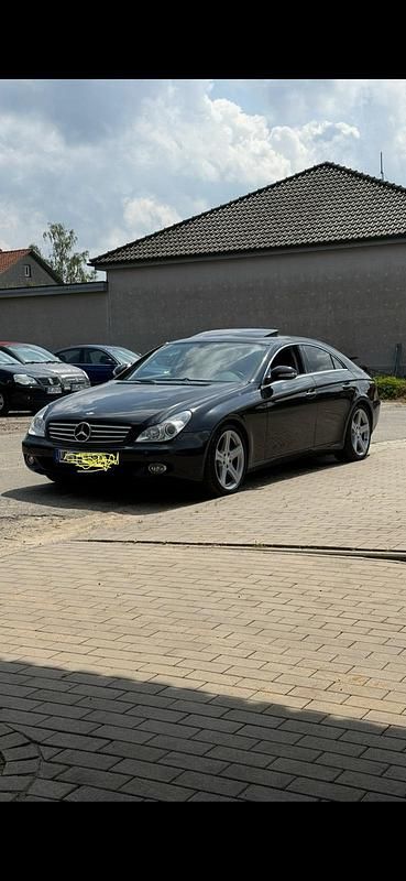 Schwarz Gebraucht 2006 Mercedes CLS320 Coupé | 9.999 € - Bild 1/4