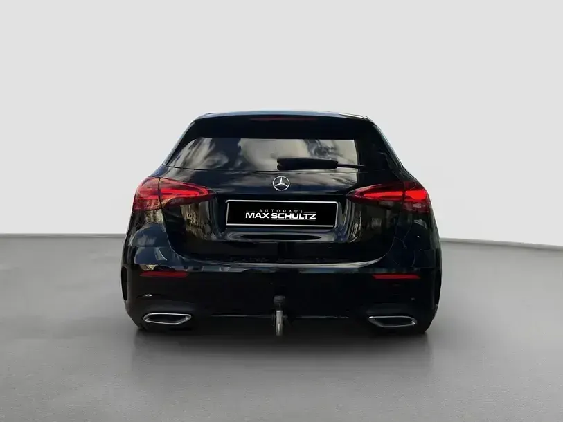 Gebraucht Mercedes A180 AMG 136 PS (100 kW) 2025 Unilack nachtschwarz Limousine