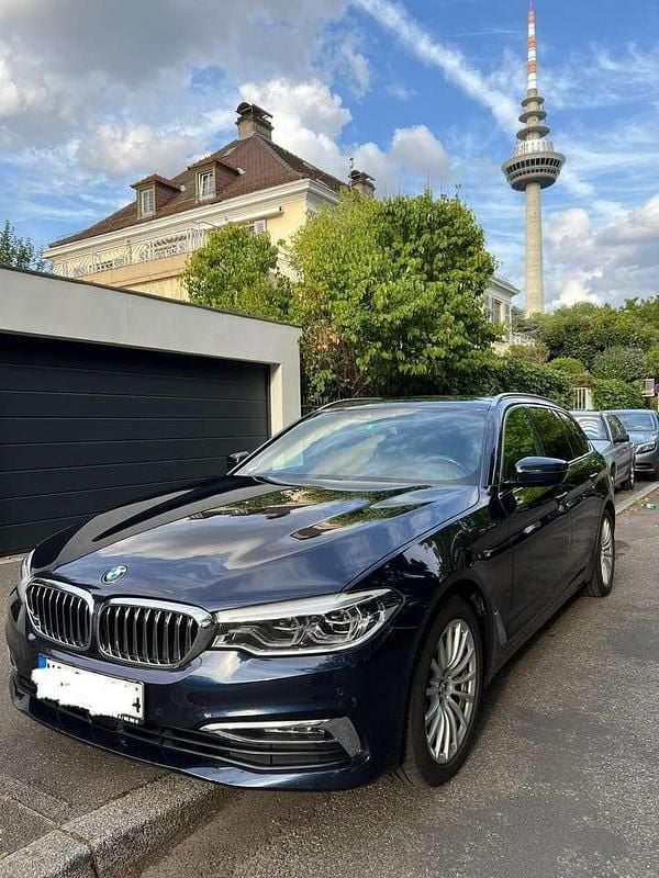 Gebraucht BMW 540 Luxury Line 320 PS (235 kW) 2019 Blau Kombi