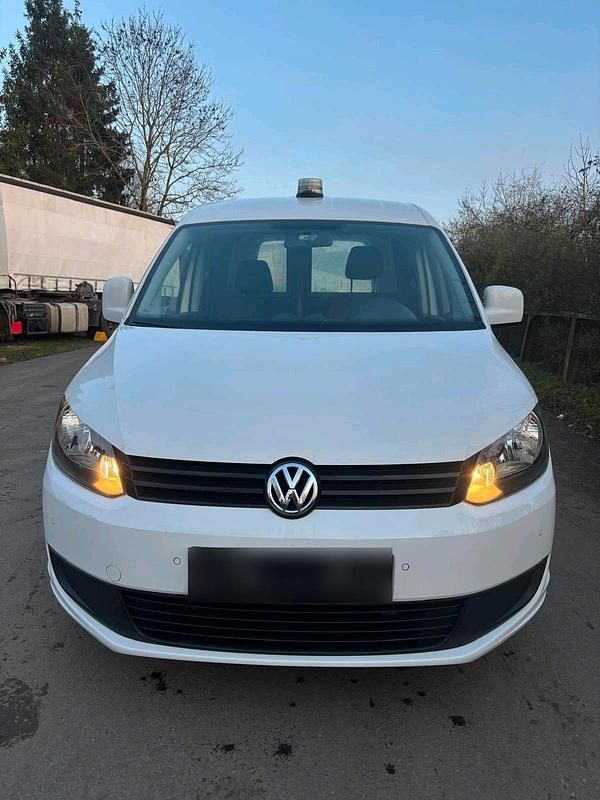 Second-hand VW Caddy 101 CP (74 kW) 2014 Alb Monovolum