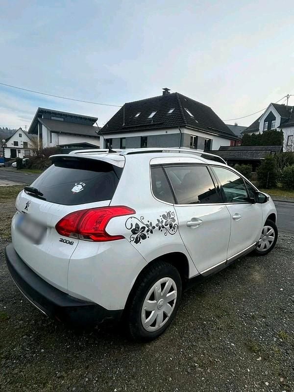 Gebraucht Peugeot 2008 120 PS (88 kW) 2015 Weiß SUV