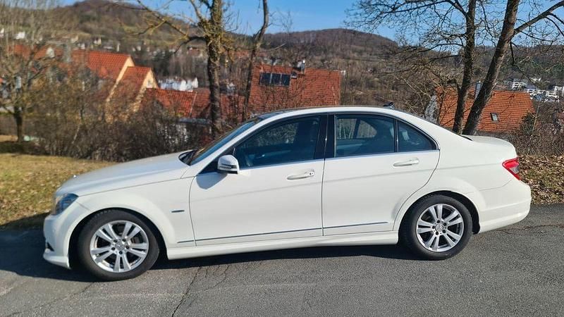 Gebraucht Mercedes C200 Avantgarde 184 PS (135 kW) 2009 Weiß Limousine