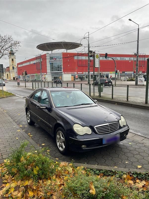 Gebraucht Mercedes C180 135 PS (99 kW) 2001 Blau Limousine