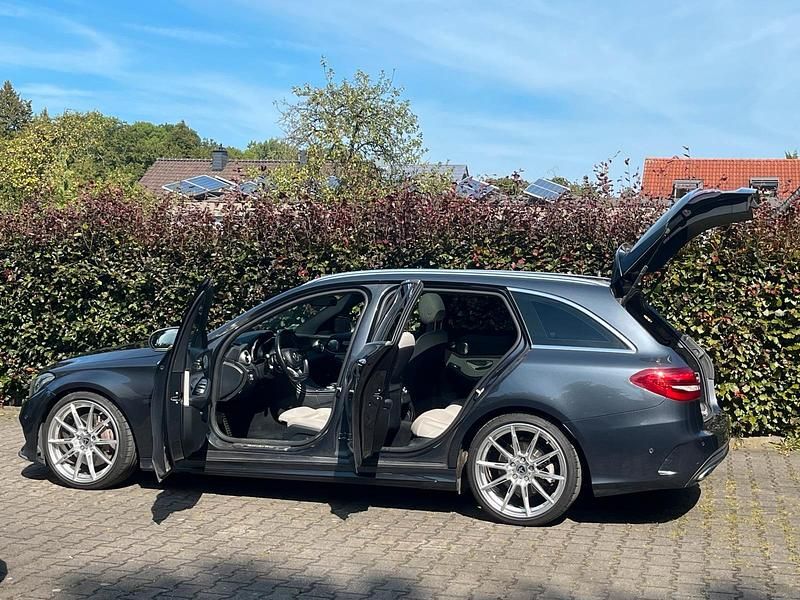 Grau Gebraucht 2015 Mercedes C250 AMG line Kombi | 18.750 € (Etwas zu teuer) - Bild 1/4
