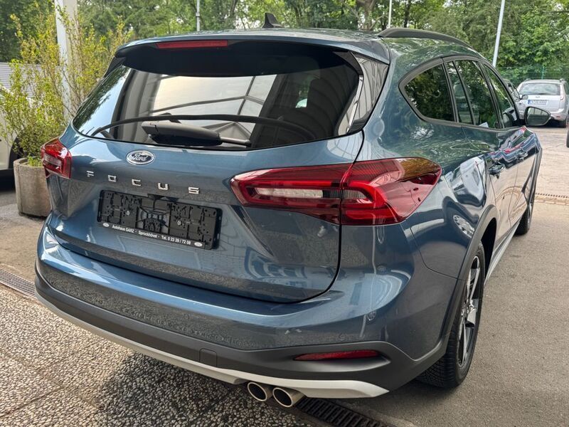 Gebraucht Ford Focus Active X 125 PS (91 kW) 2024 Blau Limousine