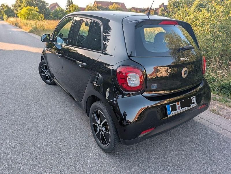 Gebraucht Smart ForFour Electric Drive 60 kW (82 PS) 2020 Schwarz Limousine