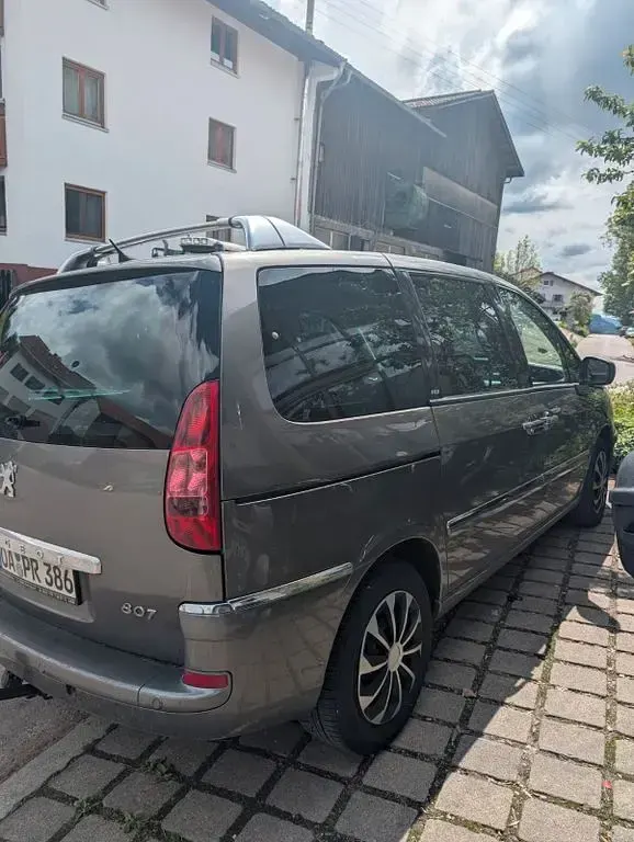 Gebraucht Peugeot 807 Allure 163 PS (119 kW) 2011 Grau Van / Kleinbus