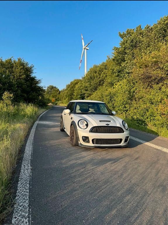 Silber Gebraucht 2012 Mini John Cooper Works Kleinwagen | 11.600 € (Fairer Preis) - Bild 1/4
