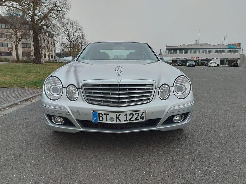 Silber Gebraucht 2007 Mercedes 200 Limousine | 9.200 € (Fairer Preis) - Bild 1/4