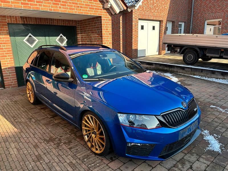 Blau Gebraucht 2015 Skoda Octavia RS Kombi | 15.500 € (Teuer) - Bild 1/4