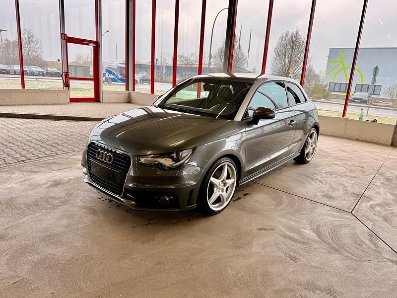 Gebraucht Audi A1 S-Line 185 PS (136 kW) 2011 Grau Kleinwagen