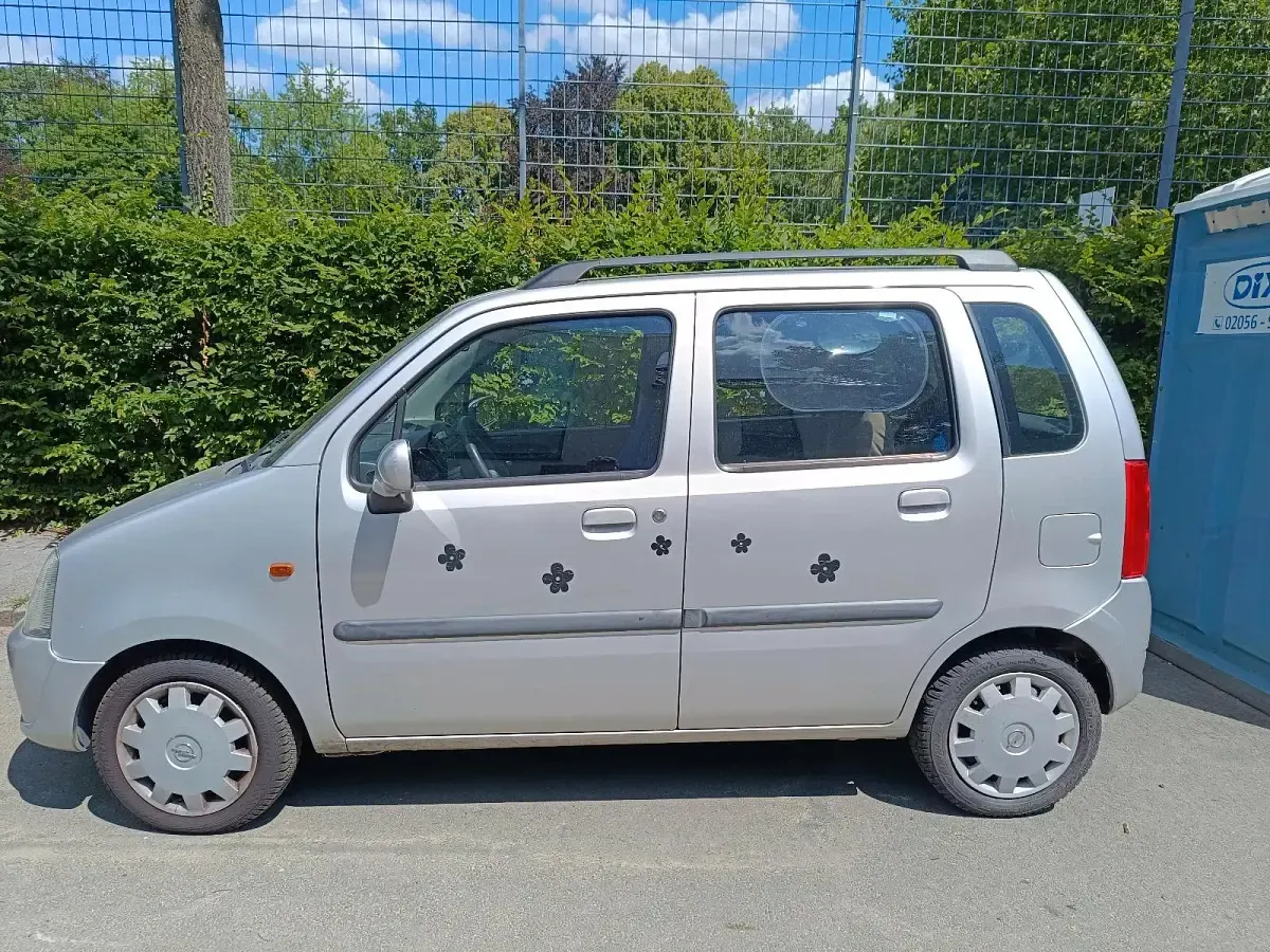 Gebraucht Opel Agila 80 PS (58 kW) 2005 Silber Van / Kleinbus
