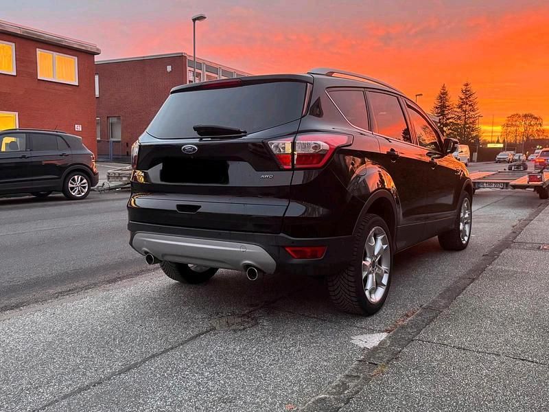 Gebraucht Ford Kuga 150 PS (110 kW) 2019 Schwarz SUV