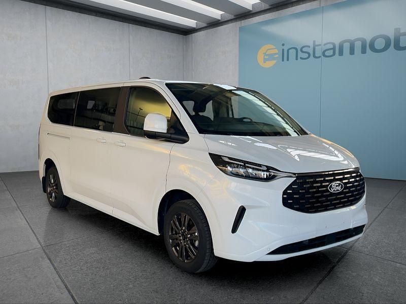 Gebraucht Ford Tourneo 136 PS (100 kW) 2025 Weiß Van / Kleinbus
