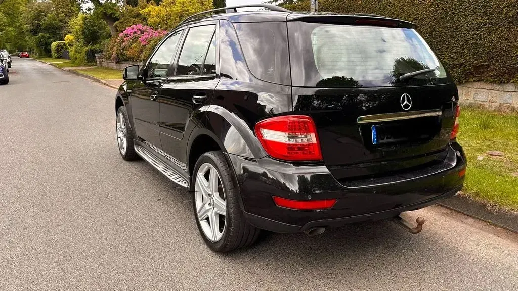 Gebraucht Mercedes ML350 AMG line 231 PS (169 kW) 2010 Schwarz SUV