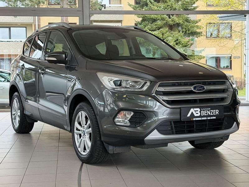Gebraucht Ford Kuga Cool & Connect 150 PS (110 kW) 2019 Grau SUV