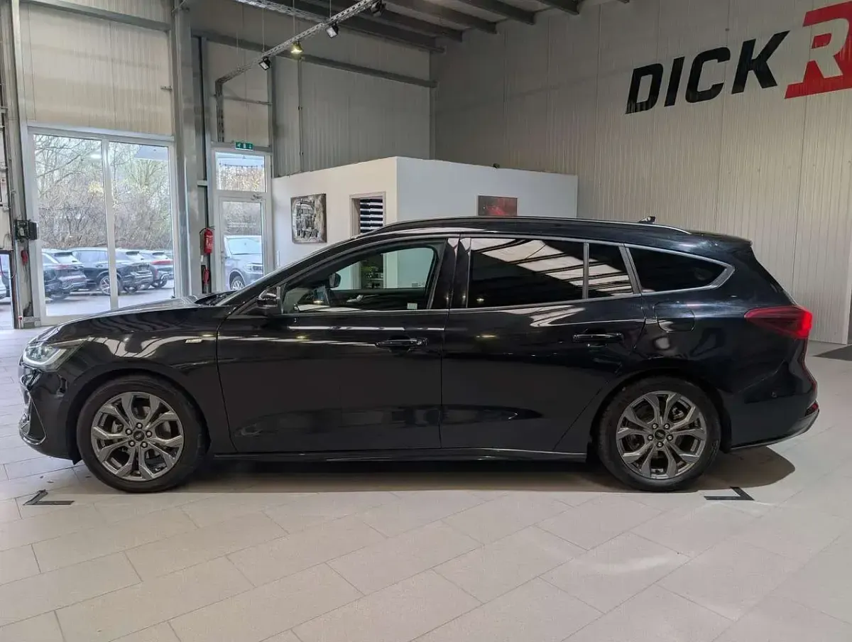 Gebraucht Ford Focus ST-Line 155 PS (114 kW) 2024 Obsidianschwarz metallic Kombi