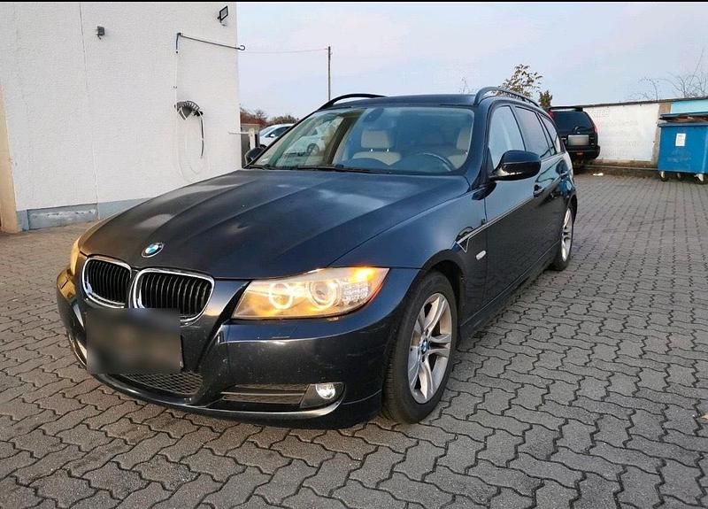 Gebraucht BMW 320 2009 Blau Kombi