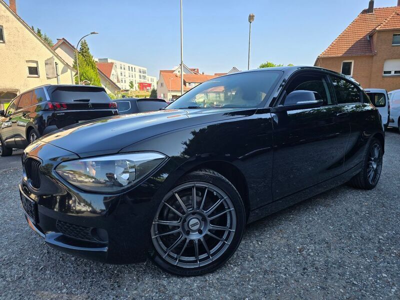 Schwarz Gebraucht 2015 BMW 116 Kleinwagen | 6.390 € (Fairer Preis) - Bild 1/4